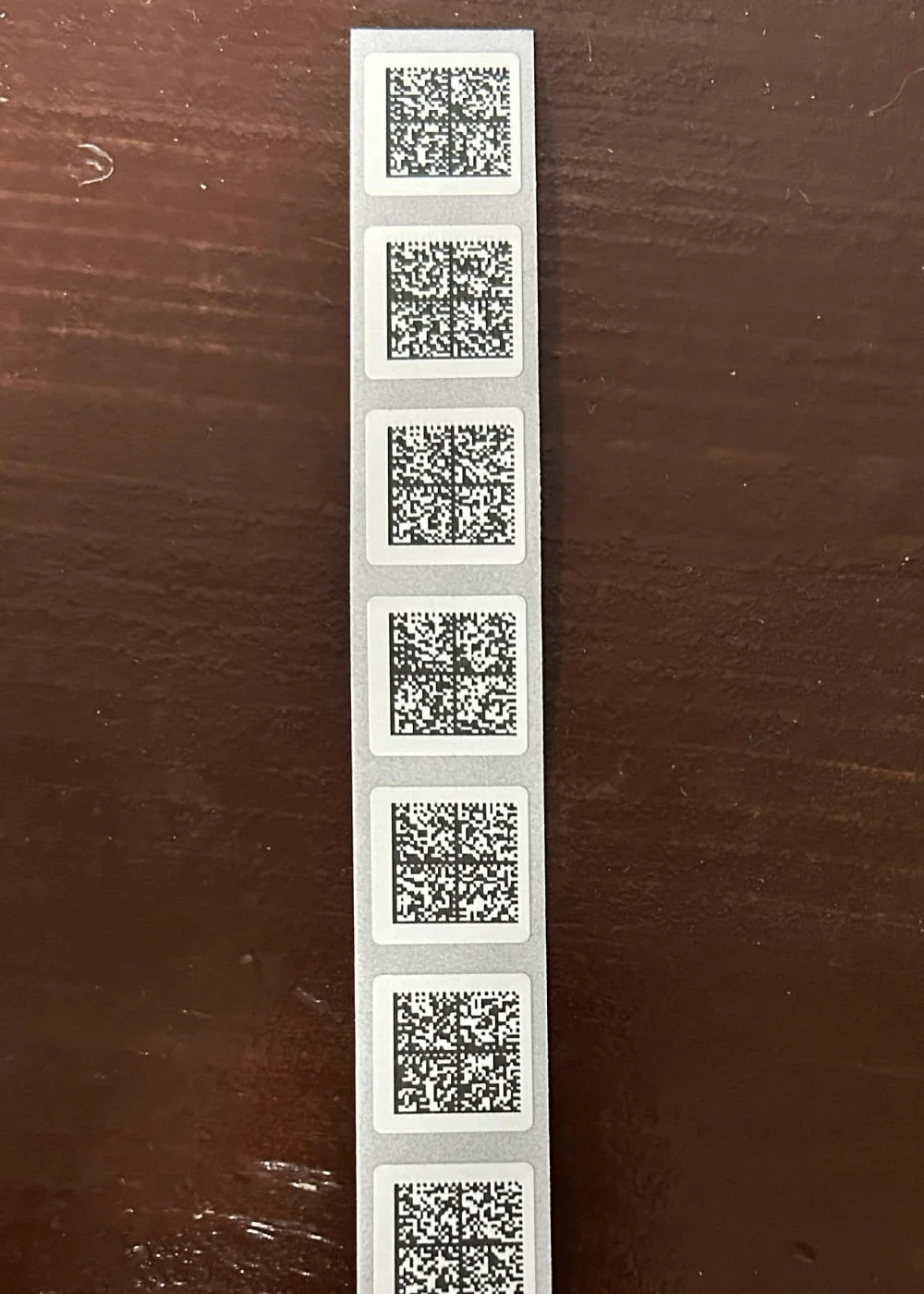 Лента квадратных этикеток с кодами DataMatrix